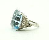 Platinring mit leuchtend blauem Aquamarin, um 1920