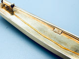 Brosche mit Granulation und Diamanten