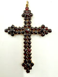 Anhänger in Kreuzform mit böhmischem Granat