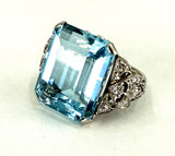 Platinring mit leuchtend blauem Aquamarin, um 1920