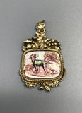 Anhänger mit Jagdmotiven, Gold/ Perlmutt