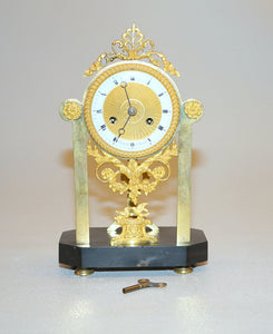 Kleine feine Pendule, Landry Pas(sa)ge du Panorama, um 1800